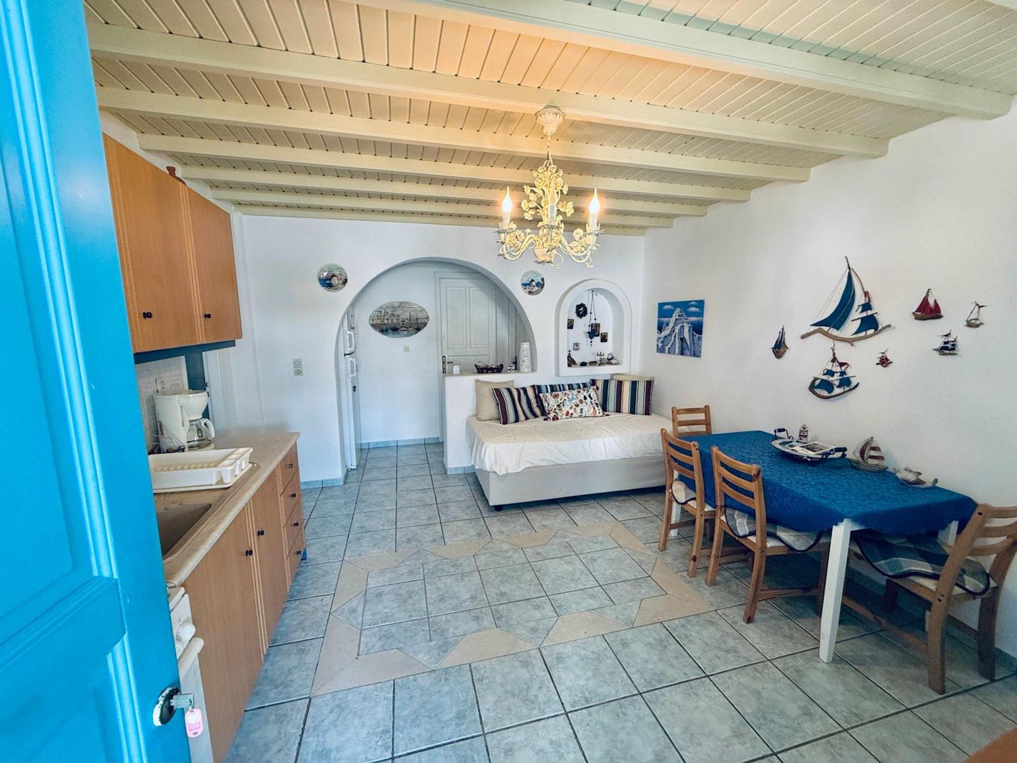 Stylish 2 Bd Escape With Patio At *