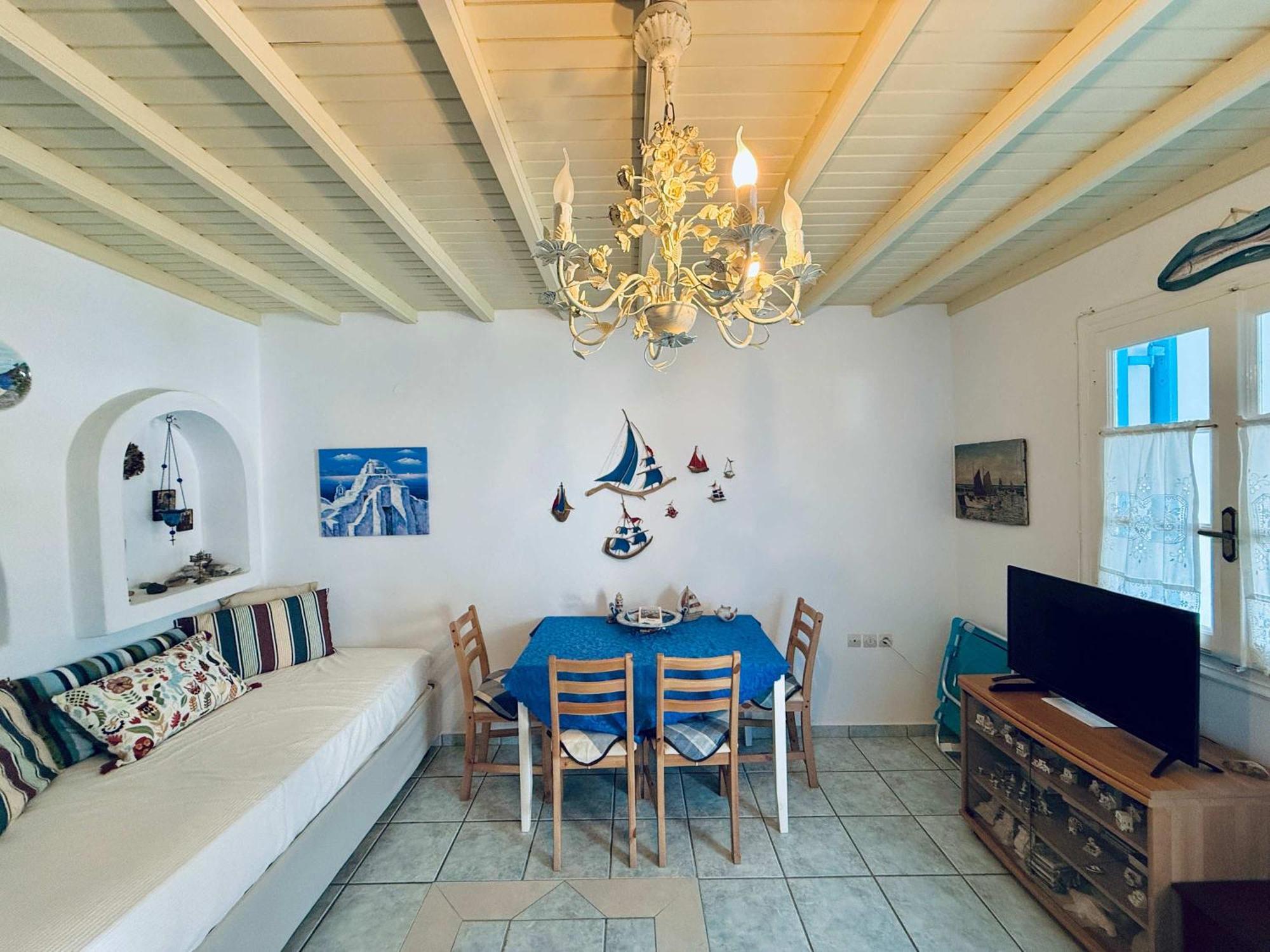 Stylish 2 Bd Escape With Patio At