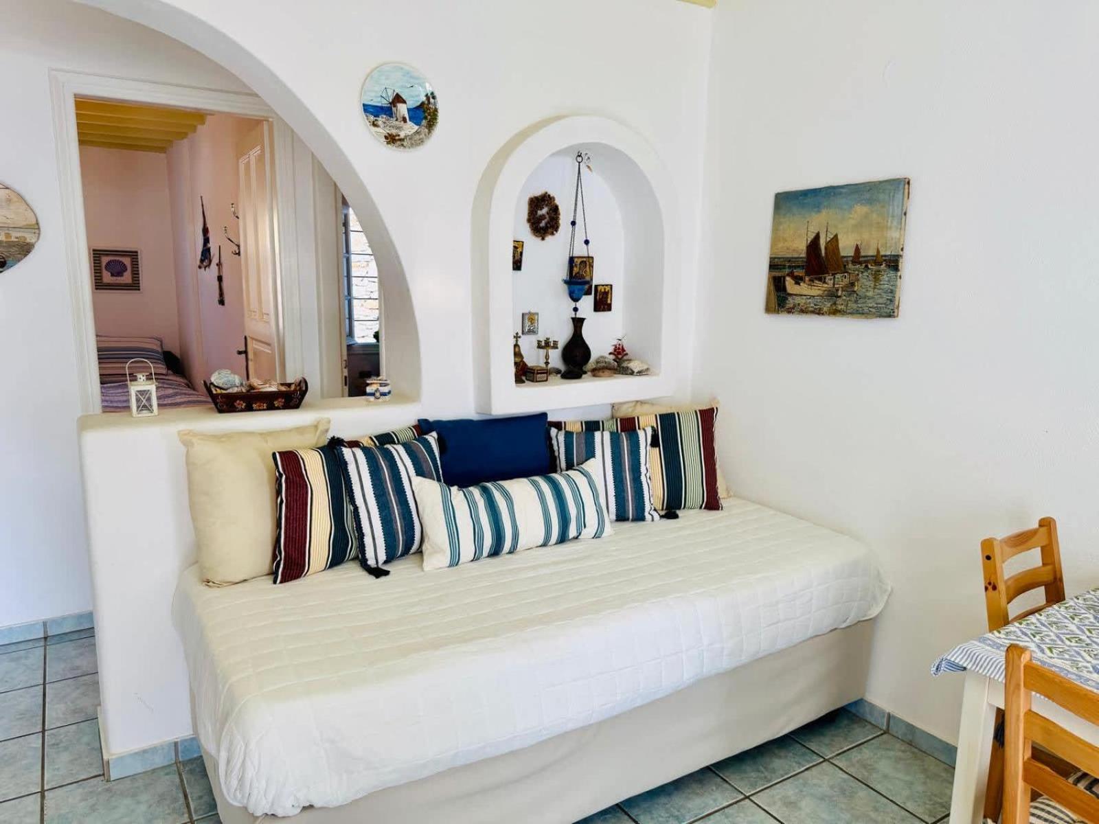 Stylish 2 Bd Escape With Patio At Apartment