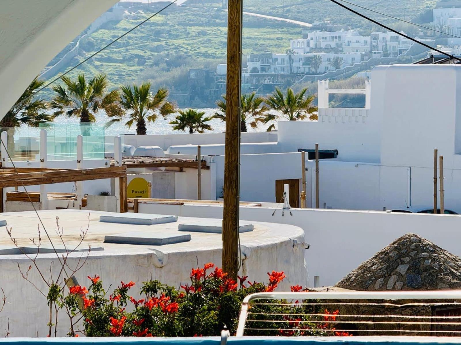 Stylish 2 Bd Escape With Patio At Ornos (Mykonos)